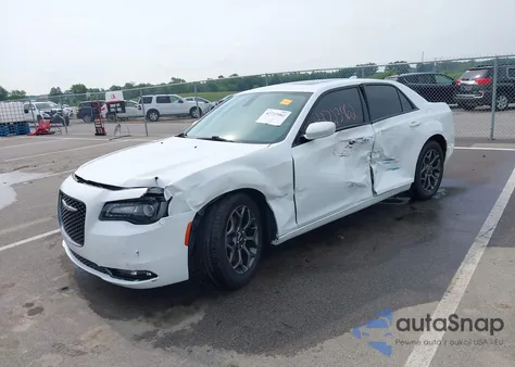 2018 Chrysler 300 S z USA, uszkodzony, nr VIN 2C3CCAGG2JH151758